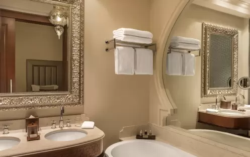 Deluxe Creek View bathroom 03_9140 Deluxe Creek View bathroom 03_9140